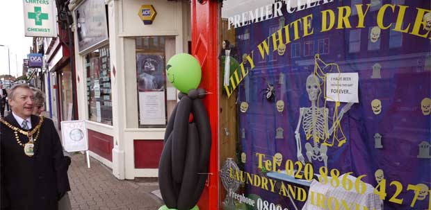 Window judging - Pinner Pantomime