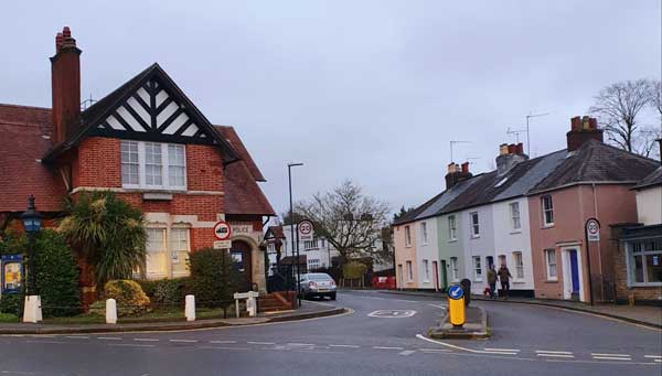 pinner-police-lg-dec-20.jpg