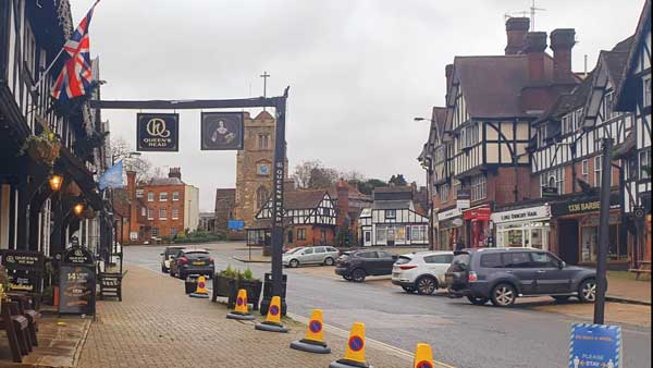 queenshead-pinner-dec-20.jpg